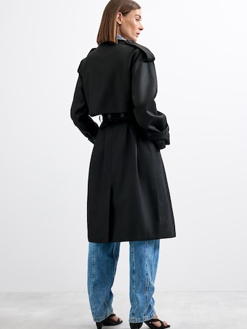Manteau mi-saison Desigual en noir