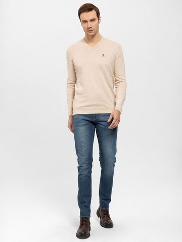 Daniel Hills Pullover in Beige