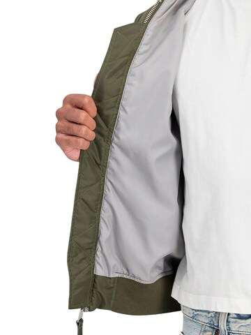 ALPHA INDUSTRIES Between-Season Jacket in Green