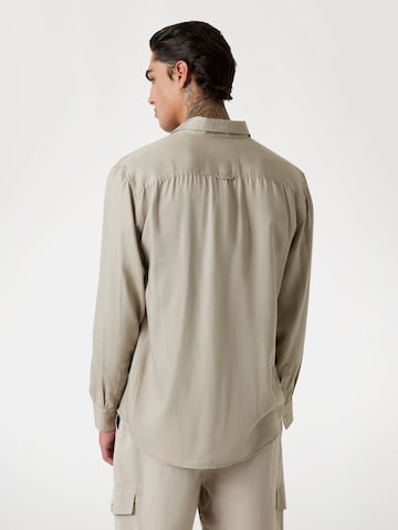GUESS Regular Fit Hemd in Beige