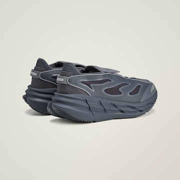 Chaussure de course 'Adistar' ADIDAS BY STELLA MCCARTNEY en noir