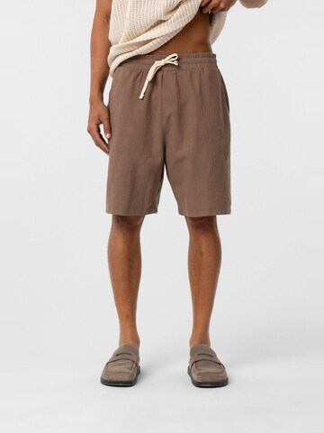 Dandalo Loose fit Trousers in Brown: front