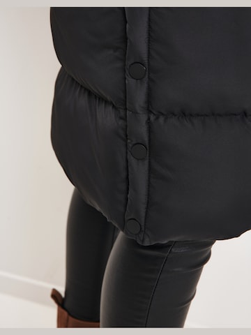 Threadbare Vest 'Margot' in Black
