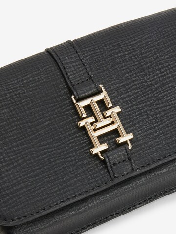 TOMMY HILFIGER Crossbody Bag in Black