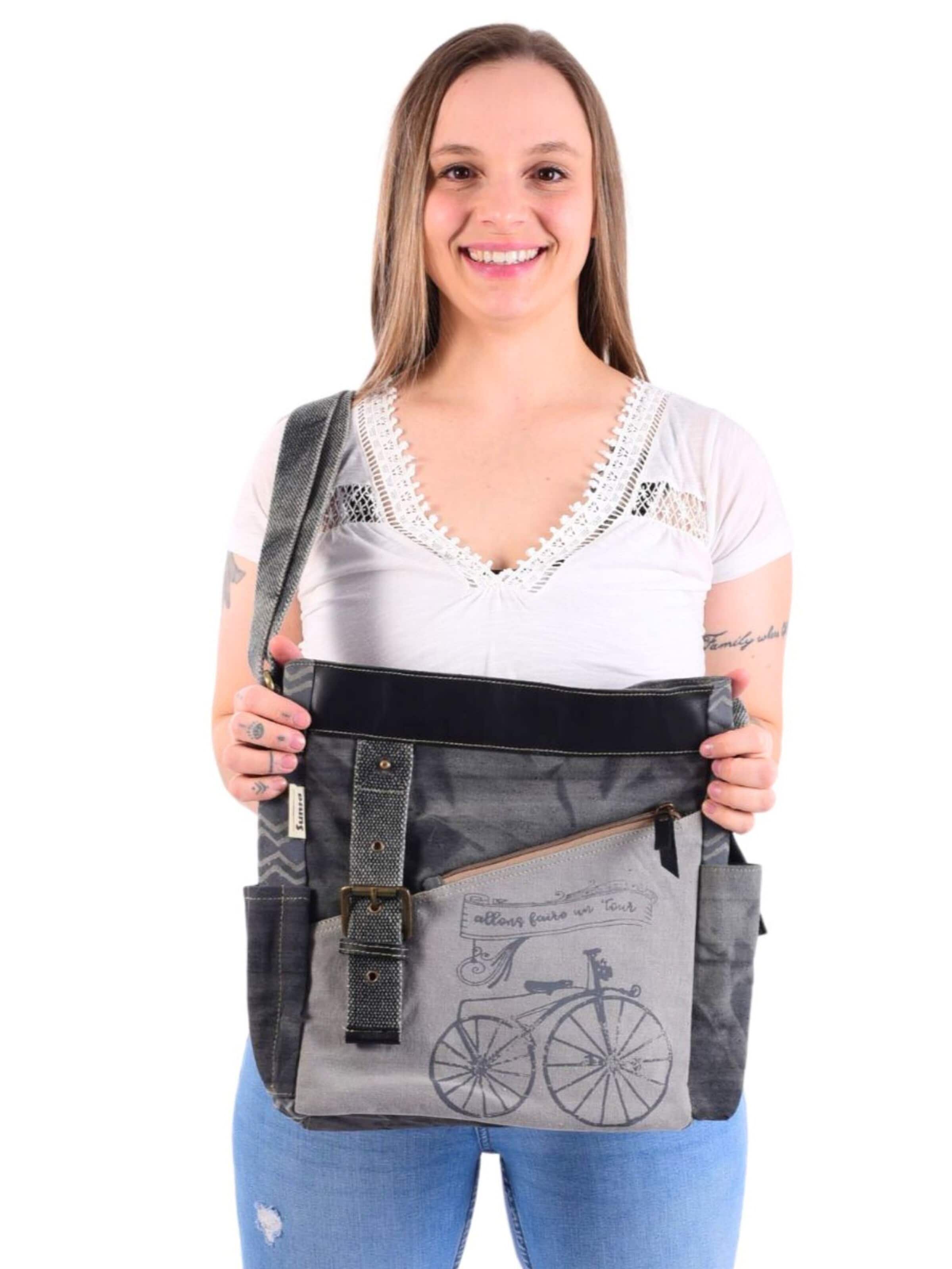Sunsa Crossbody Bag 'Sunsa' in Grey: front