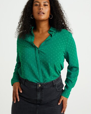 WE Fashion Blouse in Green: front