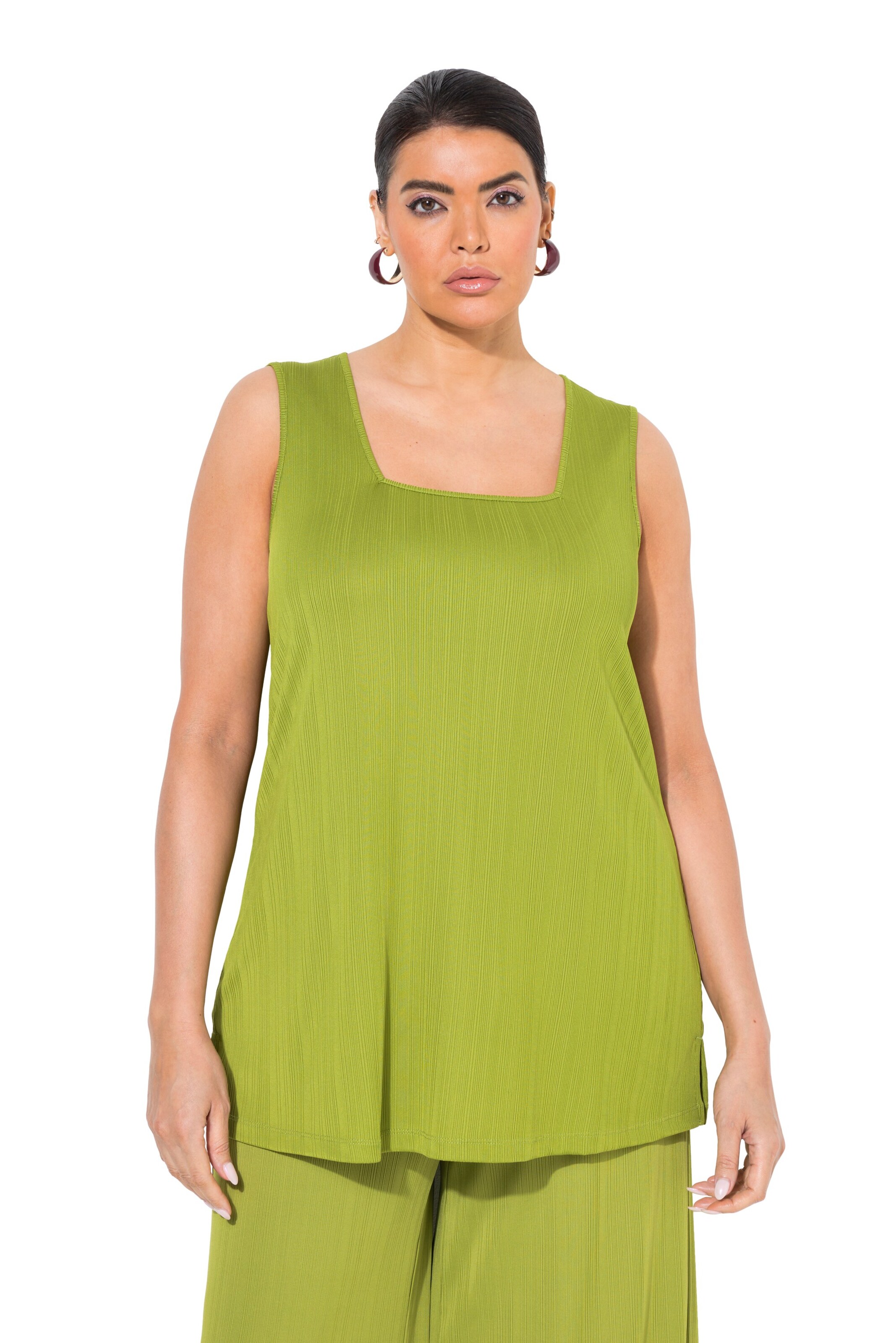 Haut Ulla Popken en vert : devant