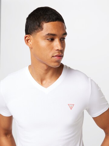 T-Shirt GUESS en blanc