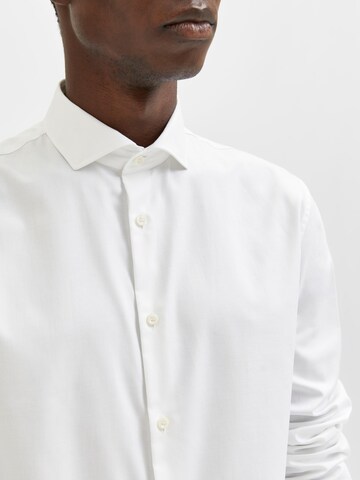 SELECTED HOMME - Slim Fit Camisa clássica 'Ethan' em branco