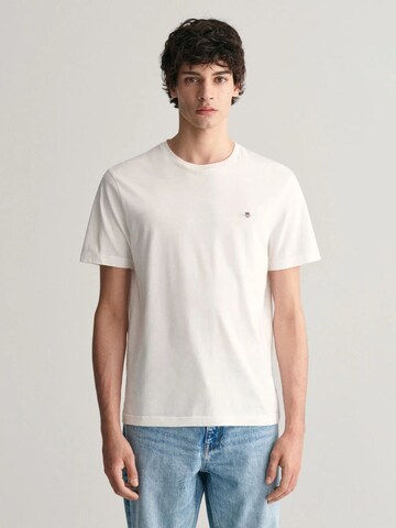 T-Shirt GANT en blanc : devant