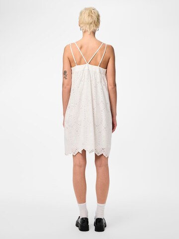 Robe 'KASSIDY' PIECES en blanc