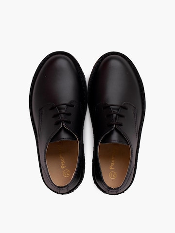 Scarpa bassa di Pisamonas in nero