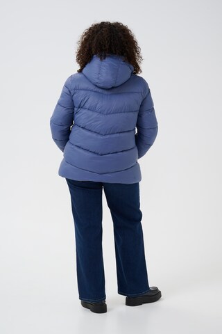 Veste d’hiver KAFFE CURVE en bleu