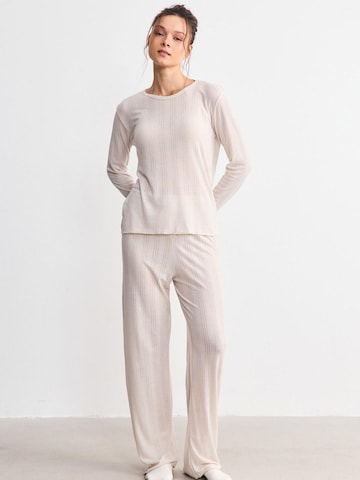 C&City Pyjama‌‌ in Beige: Vorderseite