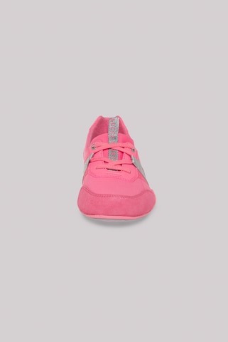 Soccx Slip-Ons in Pink