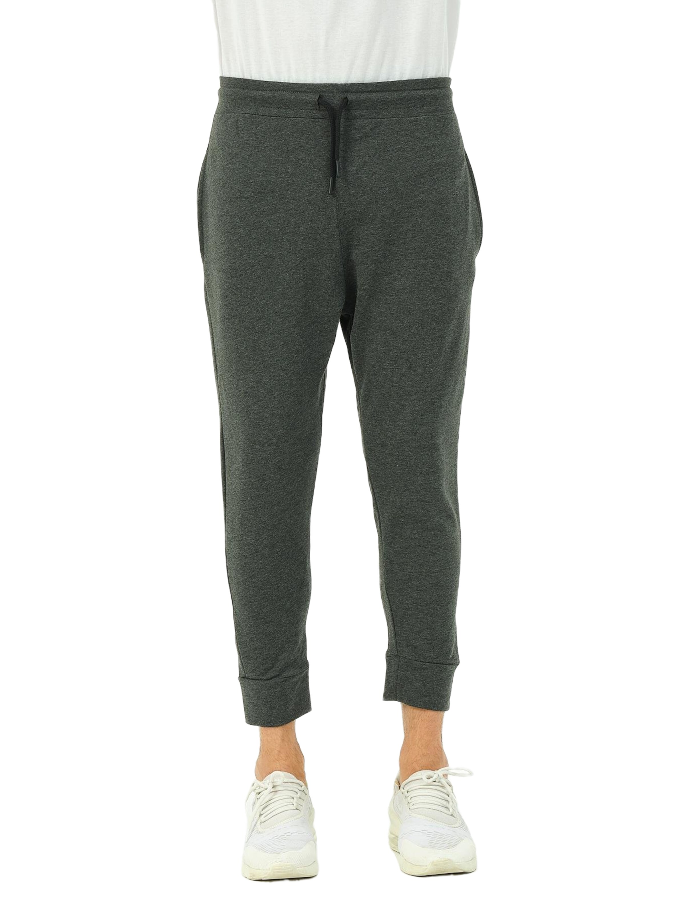 Effilé Pantalon C&City en gris : devant