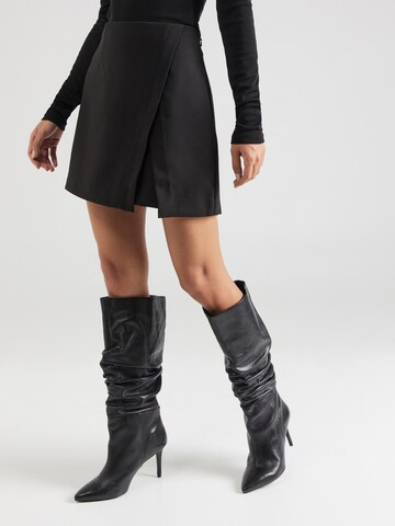 ONLY Skirt 'RAVEN' in Black: front