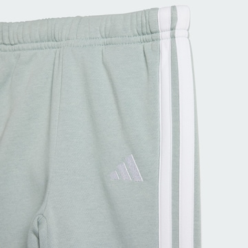 Survêtement 'Essentials' ADIDAS SPORTSWEAR en vert