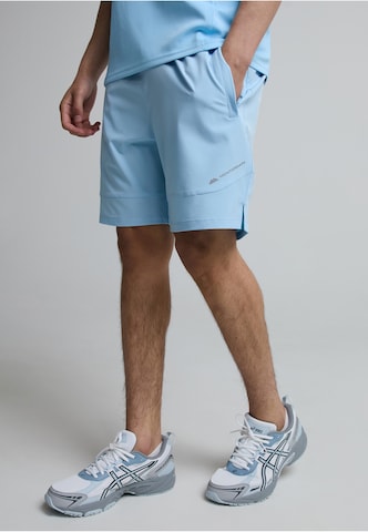 MONTERRAIN Regular Sportshorts 'Form Woven' in Blau: Vorderseite