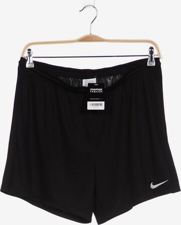 NIKE Shorts 35-36 in Schwarz: predná strana