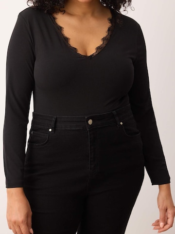 Body Trendyol Curve en noir
