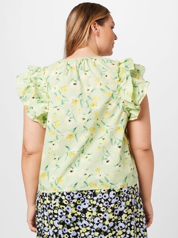 PIECES Curve Blouse 'Vlora' in Groen