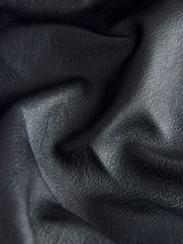 Next - Saia em preto