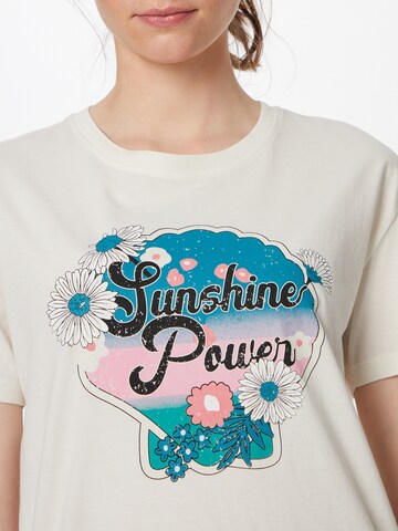 Tricou 'Sunshine Power' de la Mavi pe alb