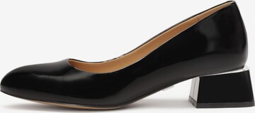 Kazar Pumps in Black: front