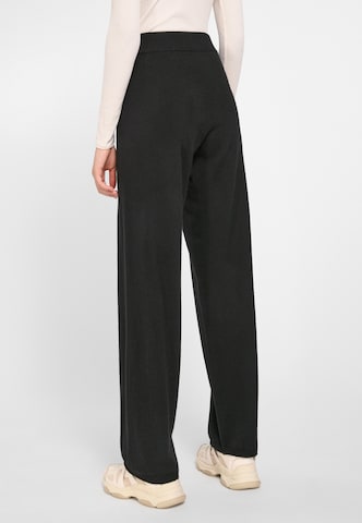 include Loose fit Pants in Black