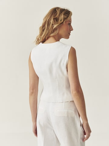 Gilet di TATUUM in bianco