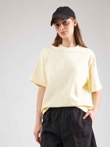 T-shirt 'ESSNTL' Nike Sportswear en beige : devant