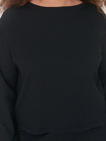 Trendyol Curve - Pijama en negro