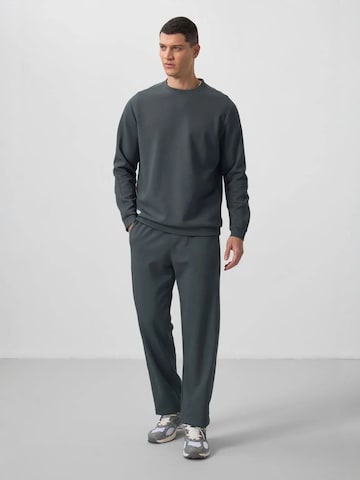 Survêtement Tommy Life en gris : devant