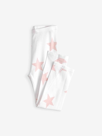Pijamale de la Next pe alb