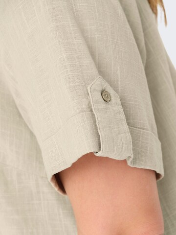 ONLY Carmakoma Bluse i grå