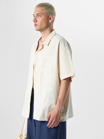 VAMOS CLO Comfort fit Button Up Shirt in Beige