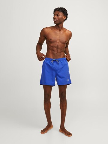 JACK & JONES Badeshorts i blå