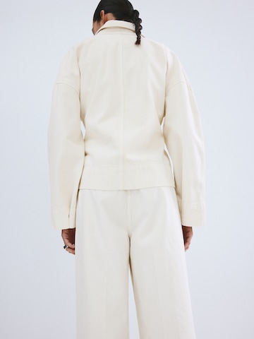 MANGO Between-seasons coat 'Narciso' in White