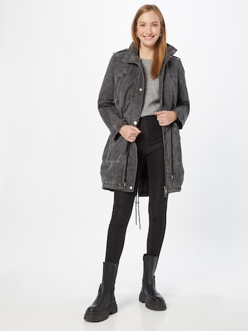 GUESS - Parka de inverno em preto