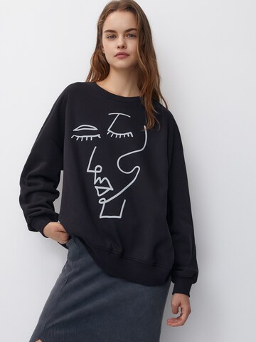 Pull&Bear Sweatshirt in Schwarz: predná strana