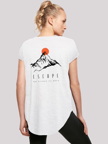 T-shirt 'Escape Discover the World Mountain' F4NT4STIC en blanc : devant