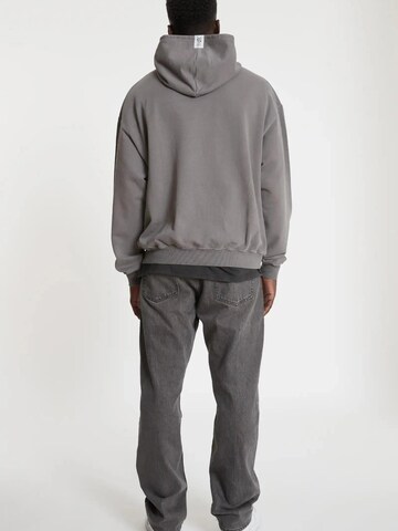 YSPT Studio Sweatshirt 'Adventure' in Grau