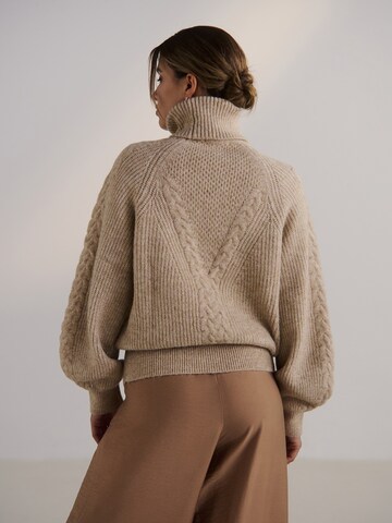Guido Maria Kretschmer Women Sweater 'Alena' in Beige