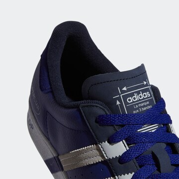 ADIDAS ORIGINALS Nízke tenisky - Modrá