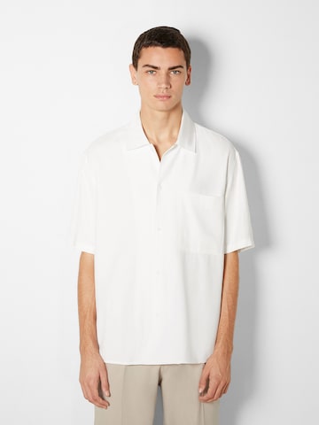 Bershka Comfort fit Button Up Shirt in White: front