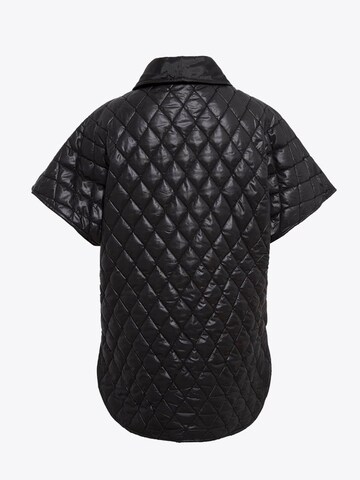 Rivus Vest in Black