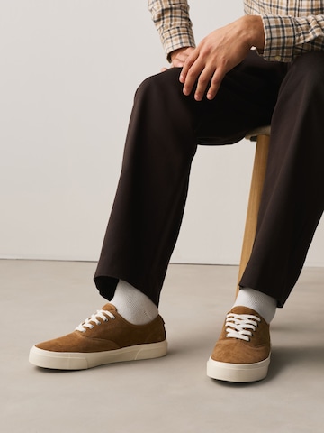 Sneaker bassa 'N. Premium' di Next in marrone