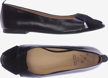 KMB Flats & Loafers in 38 in Black: front