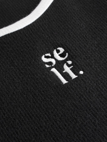 self. Top in Schwarz